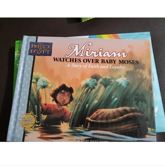 :* Lot of 3 Bible Books Christian Kids  Bible stories  day by day begin to read - Picture 5 of 12